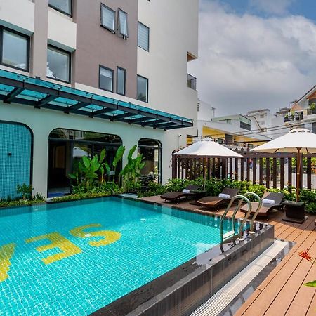 Sea Breeze Condotel Danang Екстериор снимка