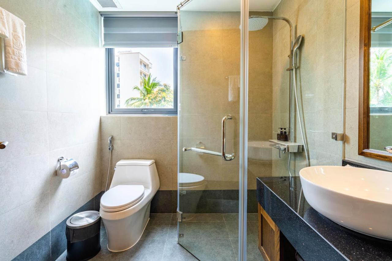 Sea Breeze Condotel Danang Екстериор снимка