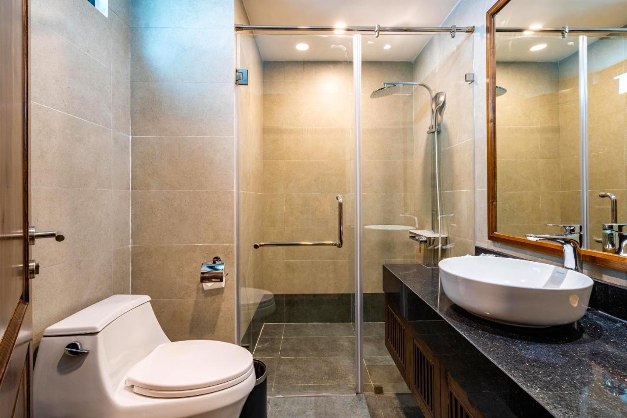 Sea Breeze Condotel Danang Екстериор снимка